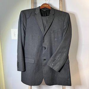 Men's Suit Banana Republic Size 44Reg jacket & Pants size 38x28-1/4"